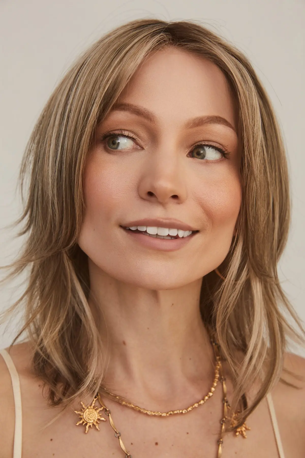 Alicia Wig By Rene Of Paris | Synthetic (Lace Front) 1