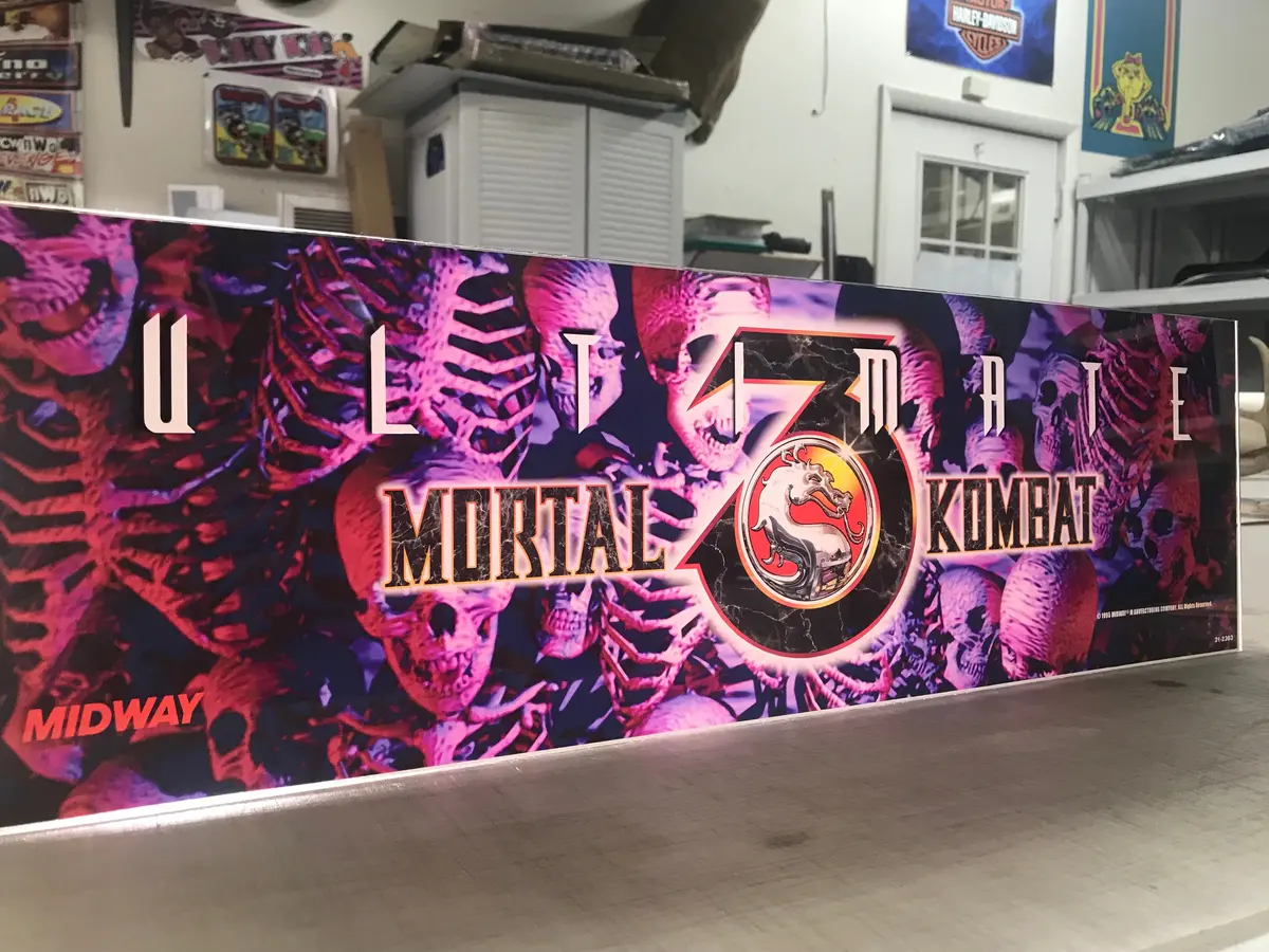 Ultimate Mortal Kombat 3 Marquee  (Full Size Cabinet) 1