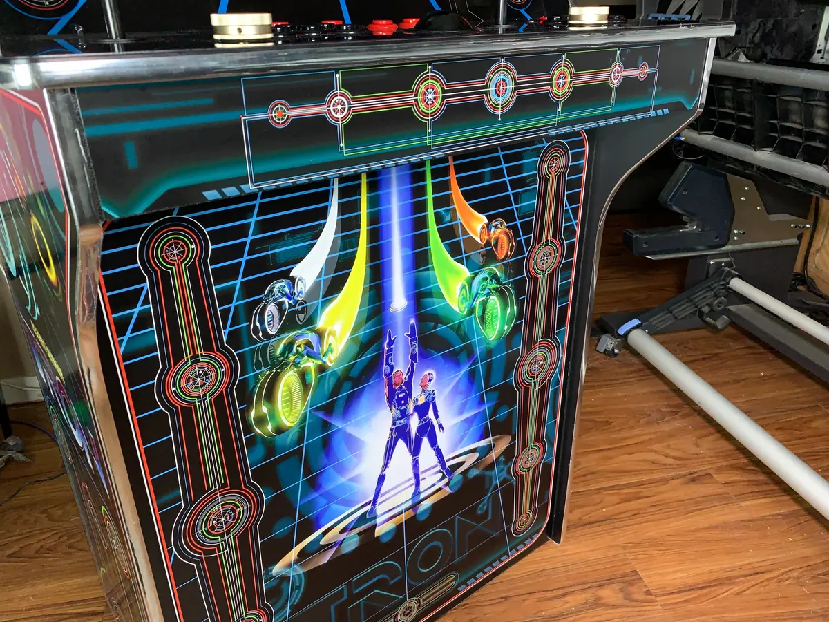 Legends Ultimate Tron Front Art 1